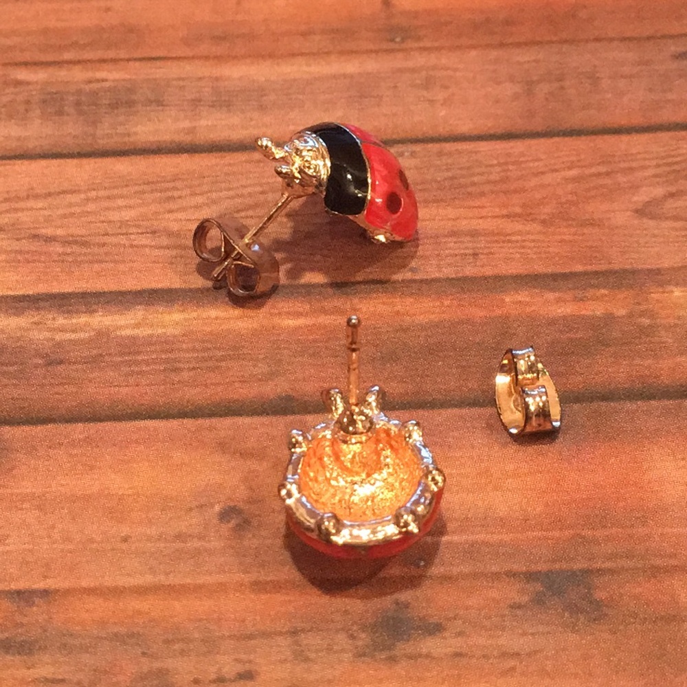 Last One ! Ladybug Earrings - Picture 2 of 7